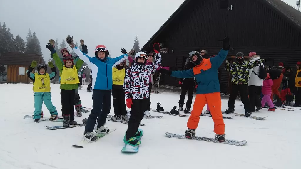 Natjecanje u skijanju i bordanju na Rogli