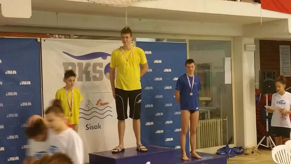 Prvak regije na 50m delfin