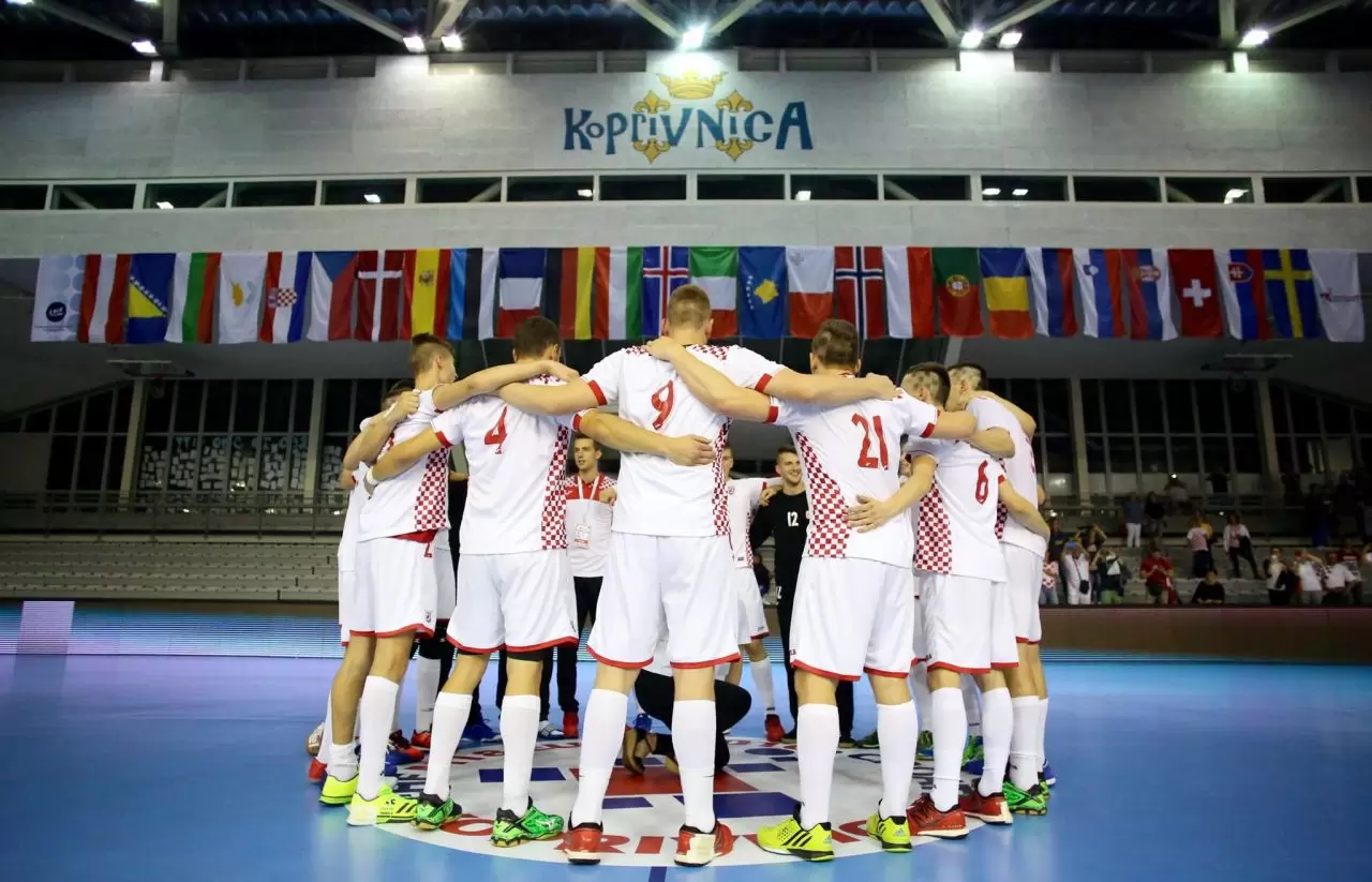 M18 Euro 2016 EHF | Zajednica sportova Koprivničko križevačke zajednice | Hrvatska : Češka