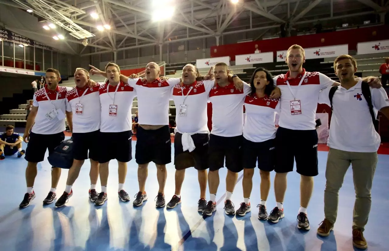 M18 Euro 2016 EHF | Zajednica sportova Koprivničko križevačke zajednice | Hrvatska : Češka