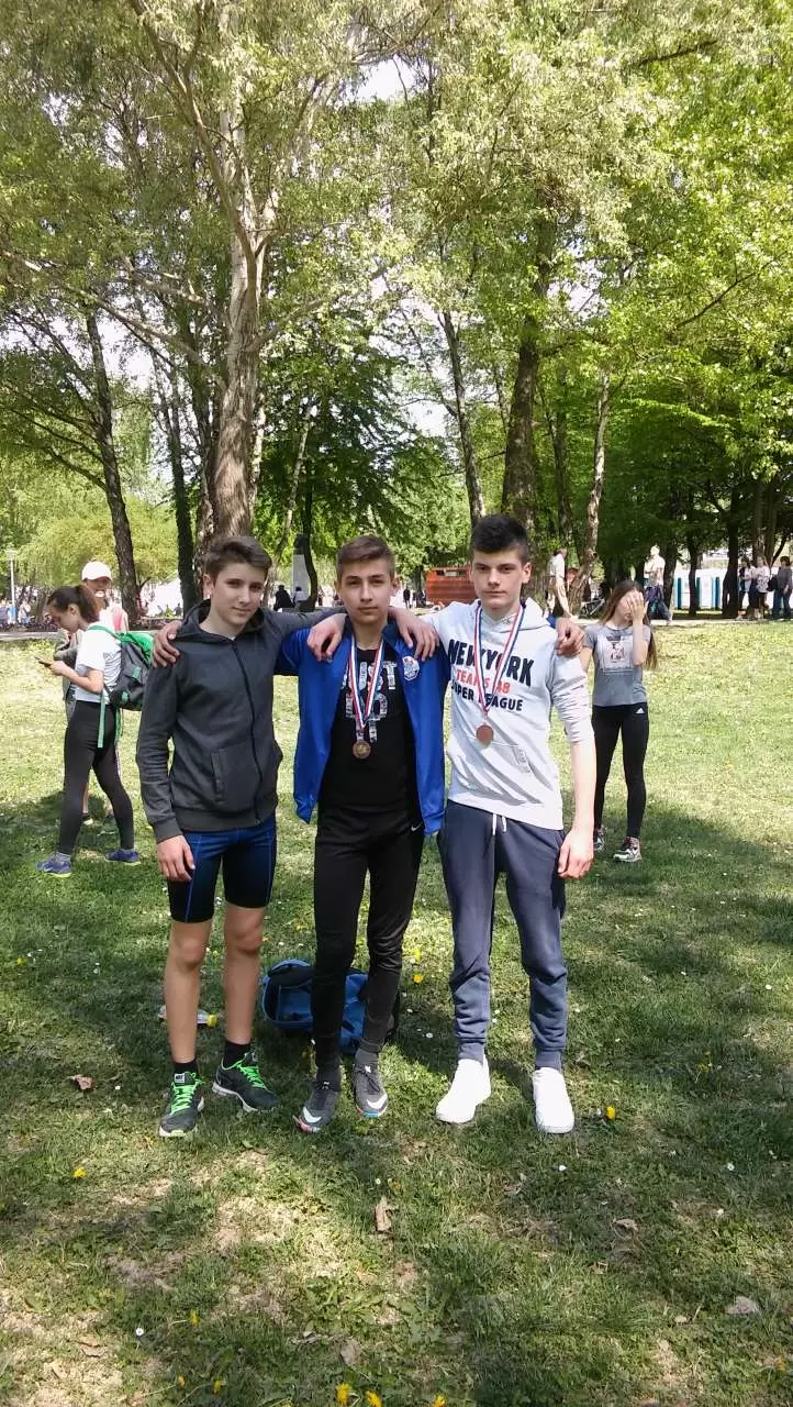 Učenici prvih razreda Gimnazije „Fran Galović“ osvojili ekipno 1. mjesto na Krosu Sportskih novosti