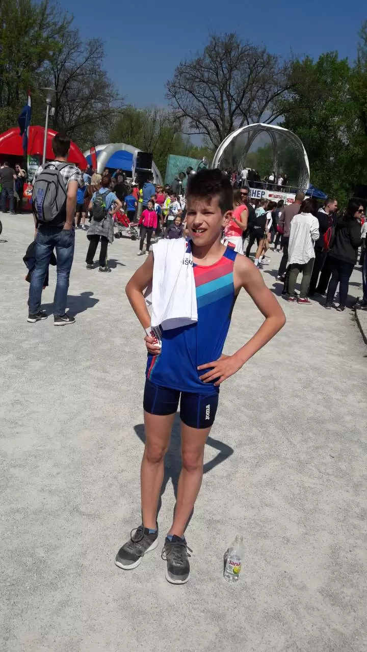 Učenici prvih razreda Gimnazije „Fran Galović“ osvojili ekipno 1. mjesto na Krosu Sportskih novosti