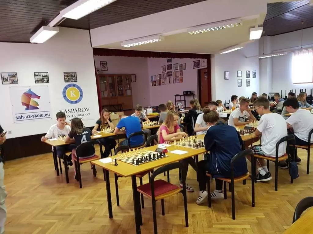 Kadetski šahovski turnir u Starigradu