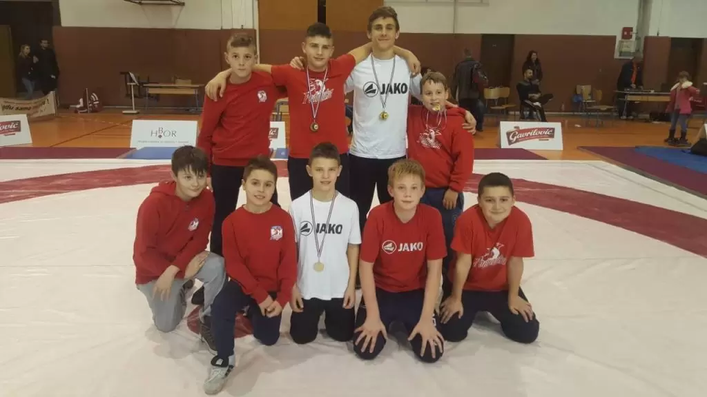Zlato, srebro i dvije bronce osvojili su hrvači Podravke u Petrinji