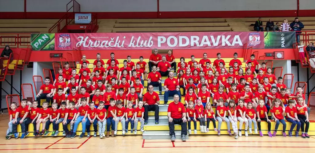 Kompletna hrvačka obitelj na jednom mjestu