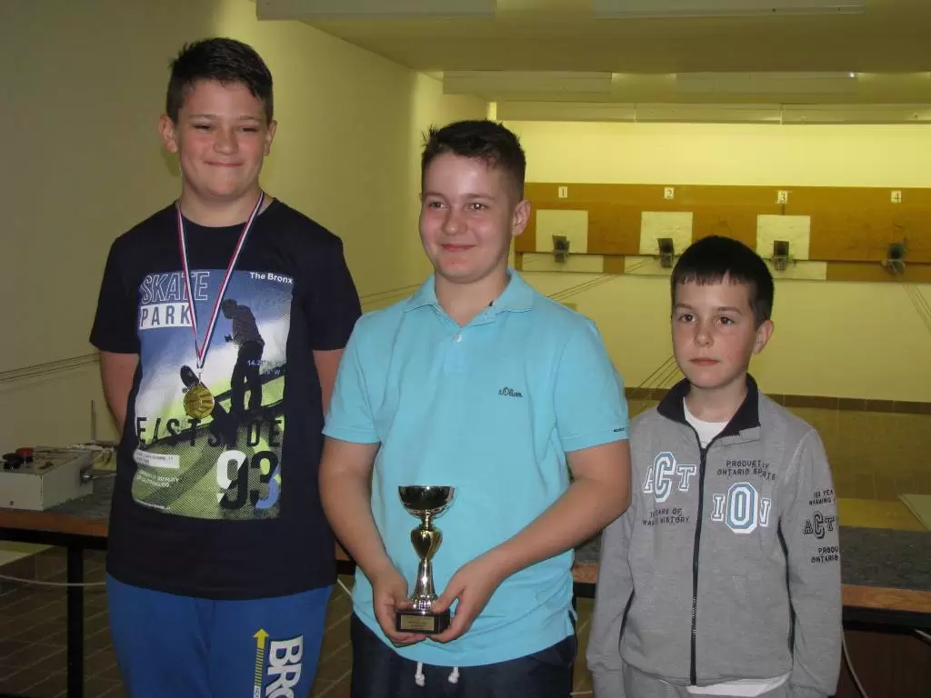 ISSF Prvenstvo županije za kadete / Prvenstvo županije u serijskoj zračnoj pušci za kadete / ISSF Turnir Veliko Trgovišće za kadete