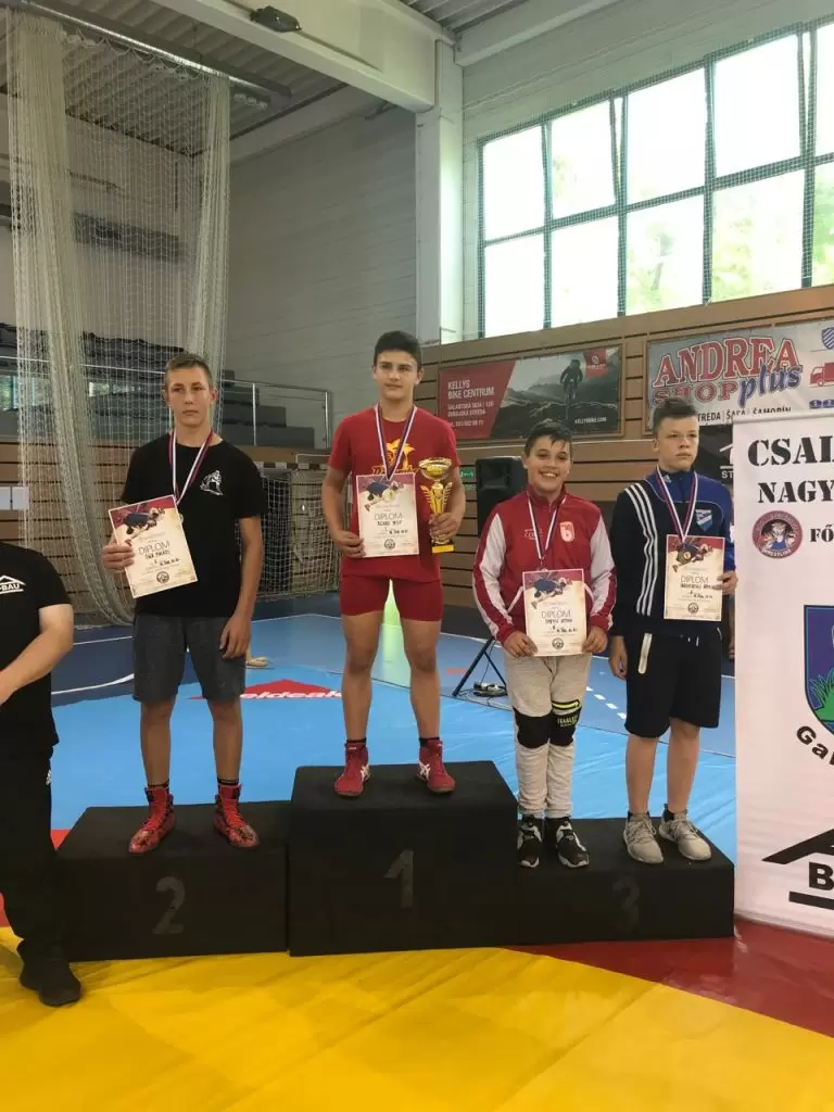 Četrnaest medalja osvojile su hrvačice i hrvači Podravke na turnirima u Dunajskoj Stredi (SVK) i Puli (HR)