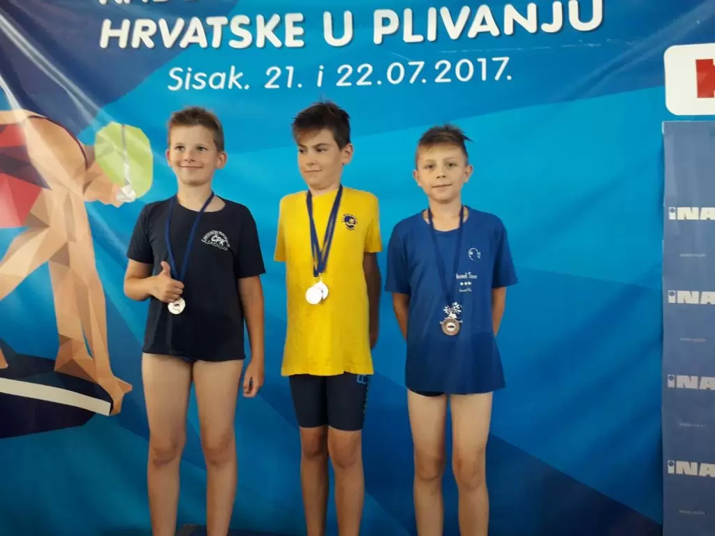 7 ODLIČJA ZA PLIVAČKI KLUB CERINE U SISKU