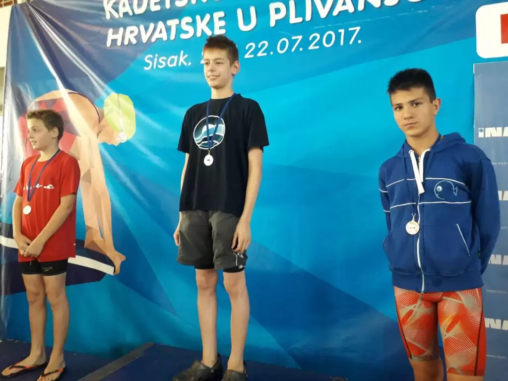 7 ODLIČJA ZA PLIVAČKI KLUB CERINE U SISKU