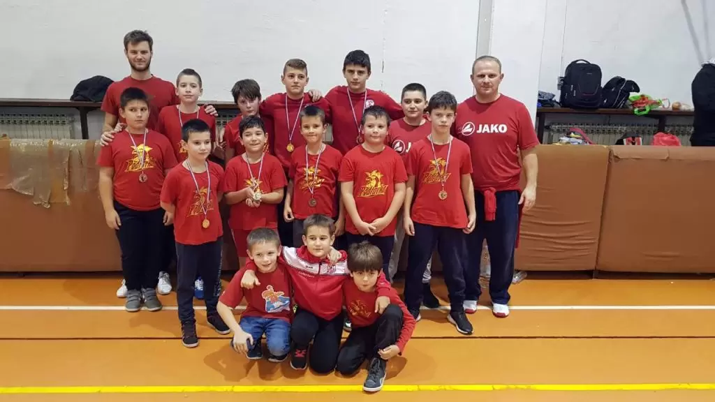 Četiri zlata, tri srebra i broncu osvojili su hrvači Podravke na Međunarodnom turniru u Petrinji