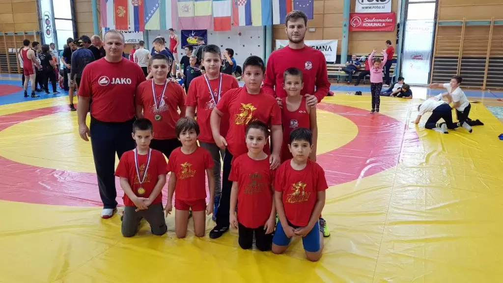 Tri brončane medalje osvojili su hrvači Podravke u Murskoj Soboti, a Antonija Štefotić i Filip Verčević zlatni, Valent Delimar brončani u Slovačkoj